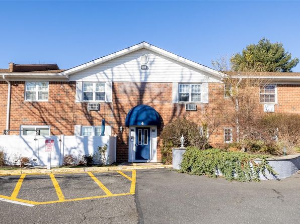 460 Old Town Road #4H, Port Jefferson Station, NY 11776