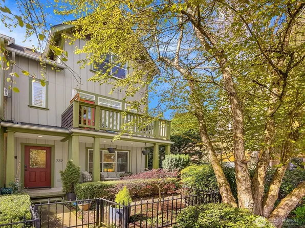 737 Madison Avenue N #30, Bainbridge Island, WA 98110