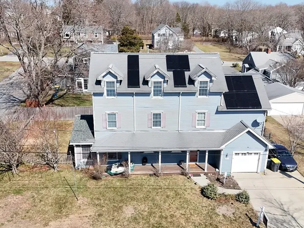 46 Lilac Ave, Somerset, MA 02726