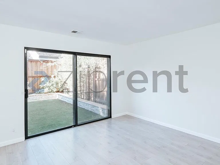 4762 Rio Rita Way — Photo 20