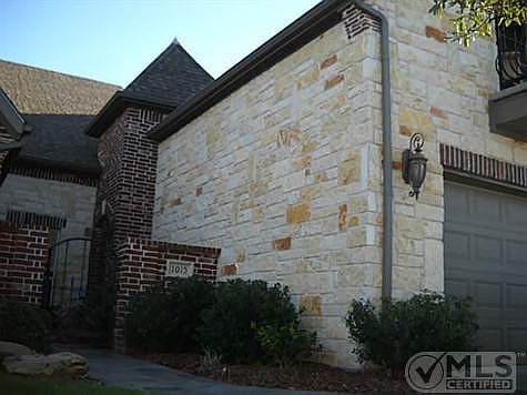 1st image of 1015 W Avalon Ct