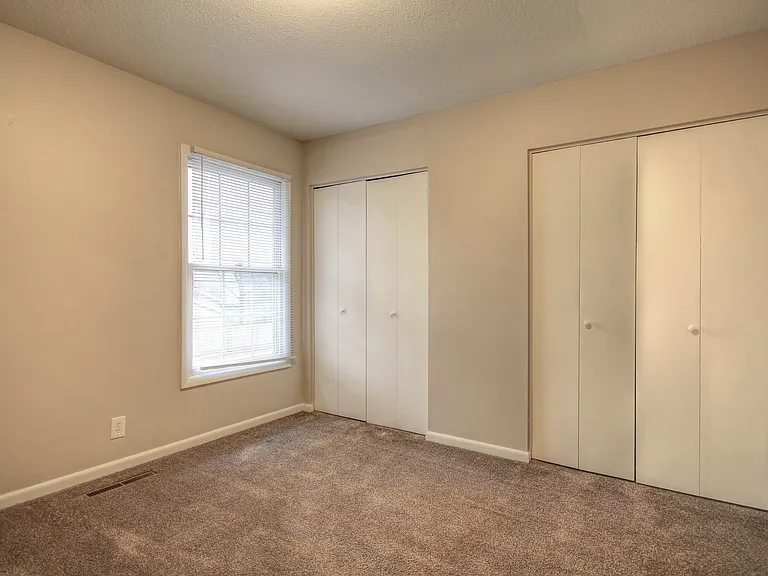1515 Lincolnshire Dr — Photo 21