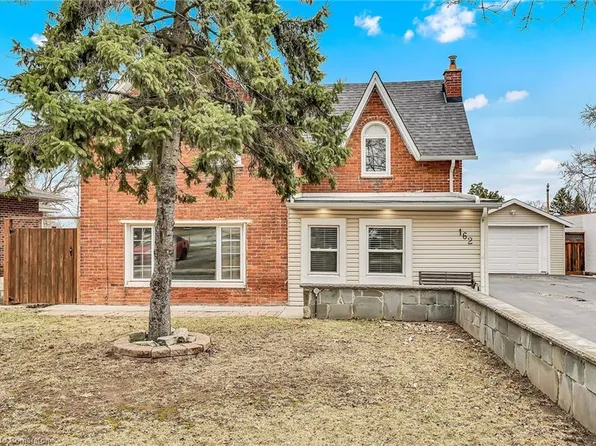 162 Mohawk Rd W, Hamilton, ON L9C 1W3
