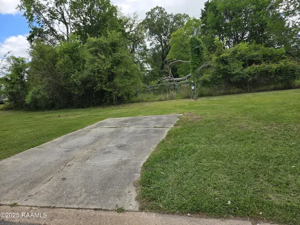 521 W Cherry St, Opelousas, LA 70570