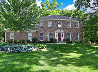 8751 Kentwood Ct, Darien, IL