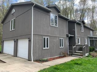 8565 Taylor May Rd, Chagrin Falls, OH 44023