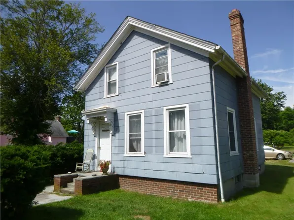 11 Alton Bradford Rd, Bradford, RI 02808