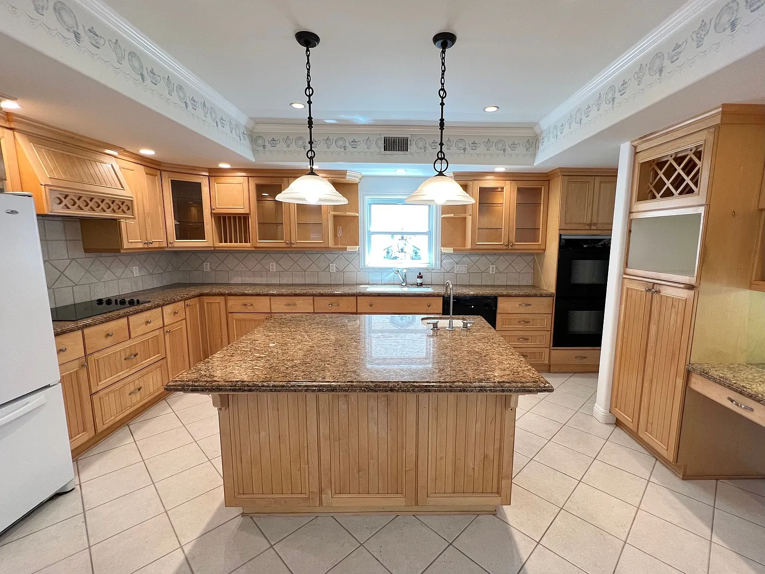 3 bed, 2612 sqft, $10,000 — Photo 3