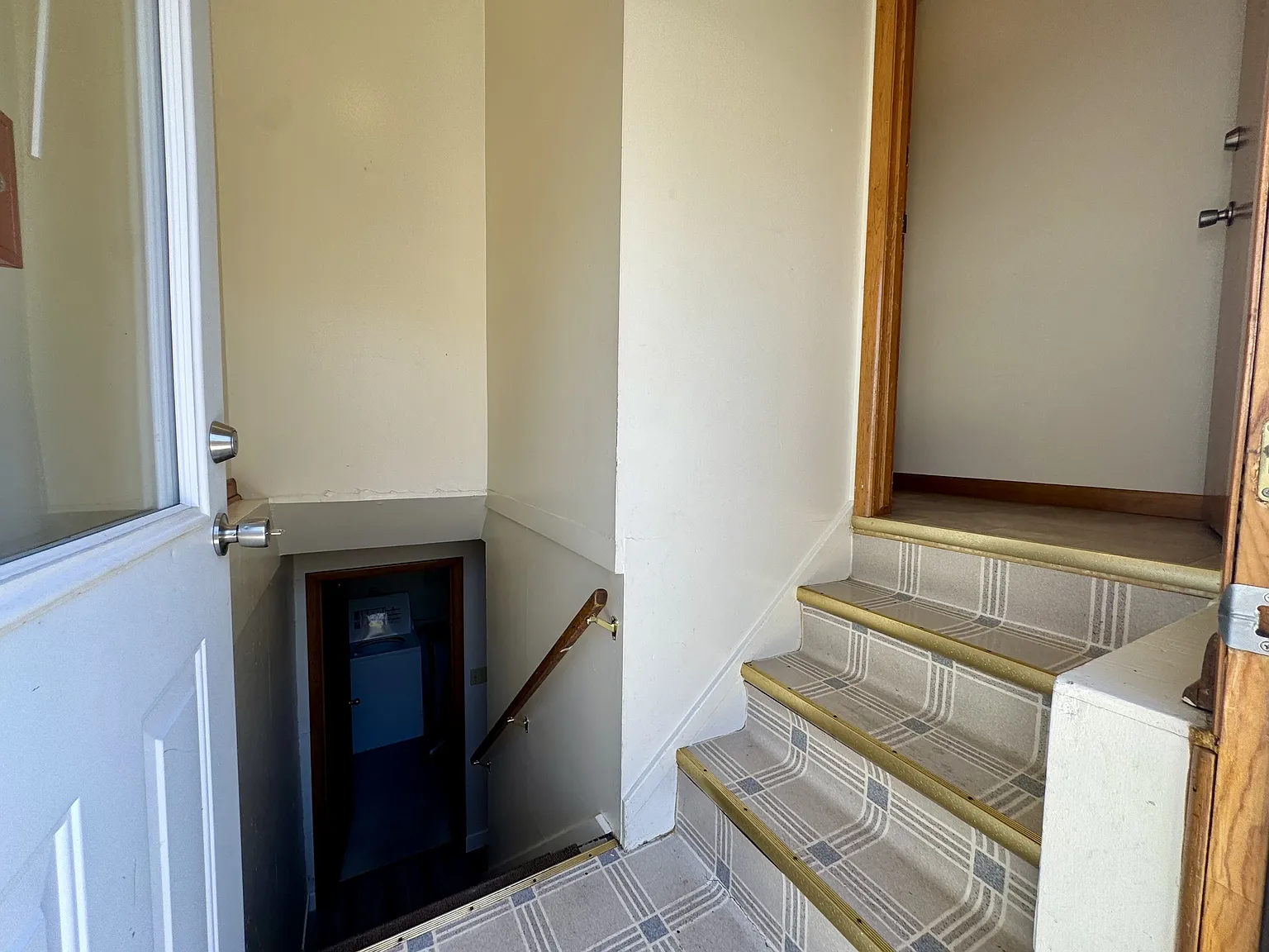 2220 1/2 East Avenue A - 1 — Photo 2