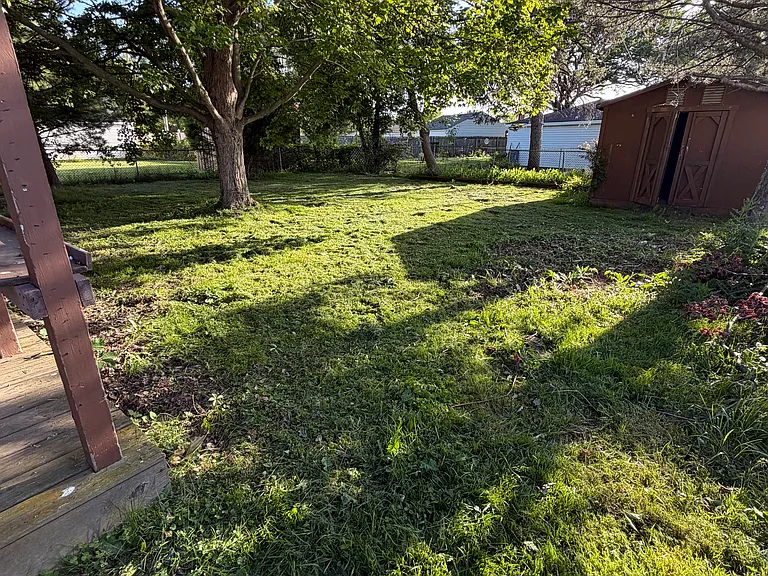 27241 Woodmont St — Photo 11