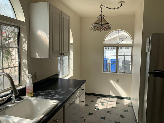 Kitchen and breakfast nook