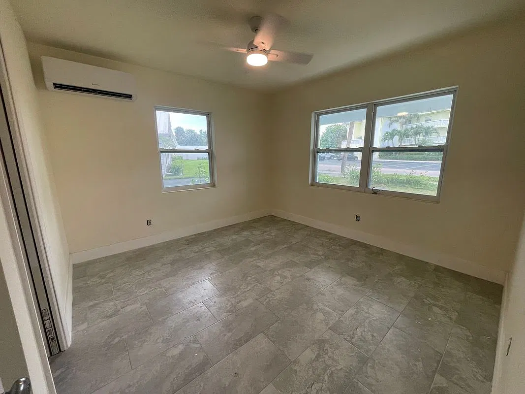 1 bed, 1.0 bath, 400 sqft, $1,050 — Photo 2