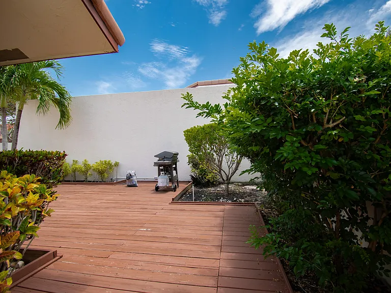 21440 Campo Allegro Dr — Photo 37
