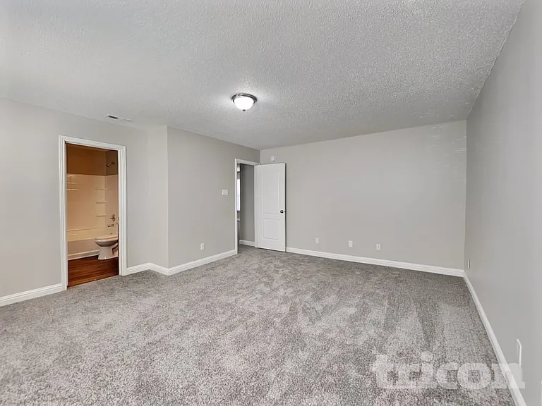 1840 Blackmore Dr — Photo 6
