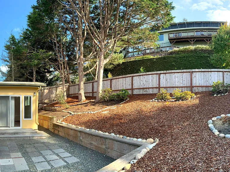 450 Loma Vista Ter — Photo 23