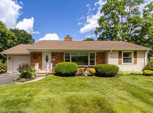 1224 Hira St, Waterford, MI 48328