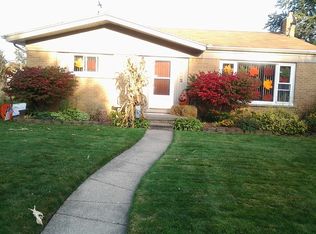 19812 Maplewood St, Livonia, MI 48152