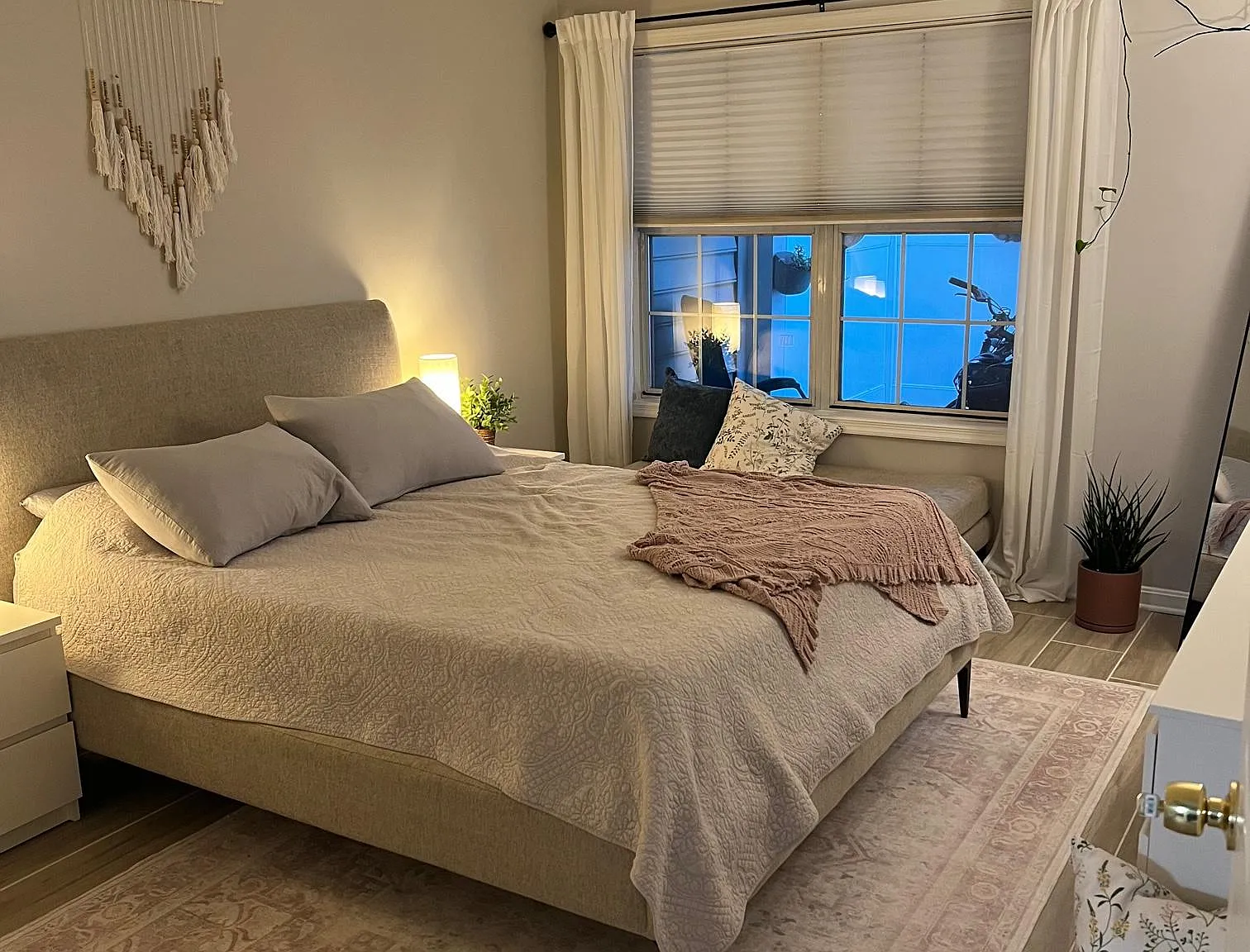 1 bed, 840 sqft, $2,050 — Photo 3