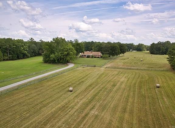 3rd image of 2535 Westwood Rd