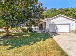 1115 Willowbrook Dr, Springfield, IL 62711