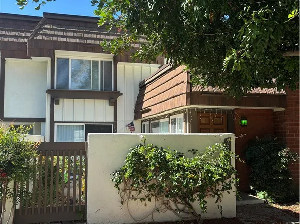 22220 James Alan Cir Unit 2, Chatsworth, CA 91311