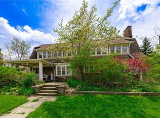 2155 Middlefield Rd, Cleveland Heights, OH 44106