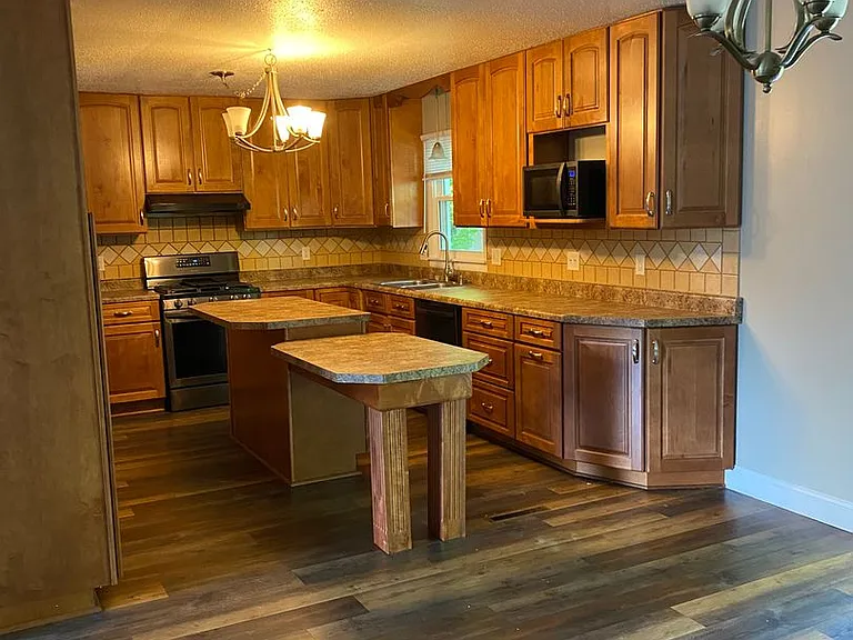 883 Roanoke Dr — Photo 28
