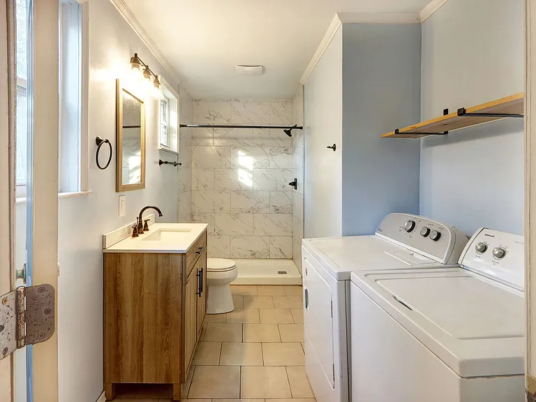 730 E Anderson St — Photo 21