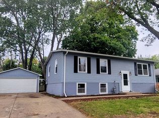 1403 Kenwood Rd, Champaign, IL 61821