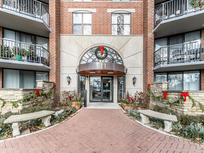 511 Aurora Ave Unit 409, Naperville, IL, 60540