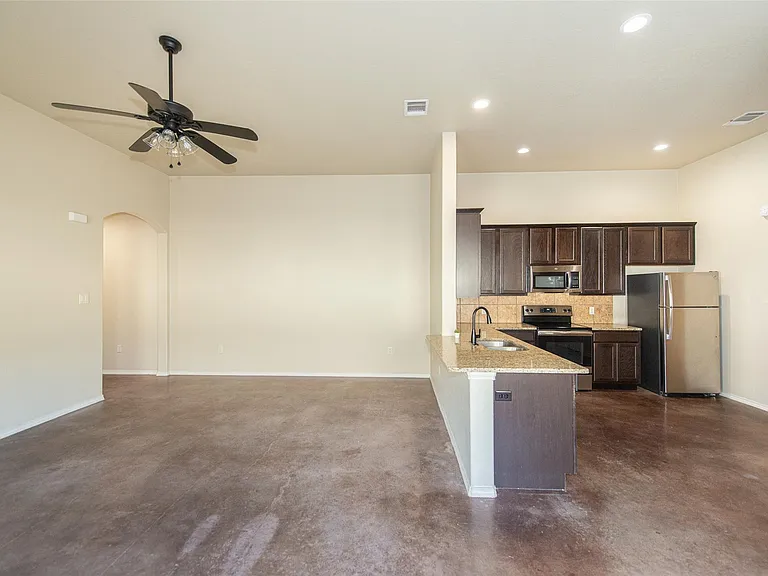 245 Joanne Loop #B — Photo 5