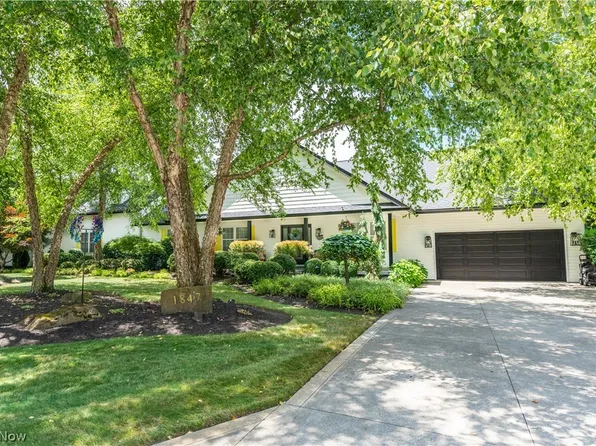 1847 Devonshire Dr NW, Canton, OH 44708