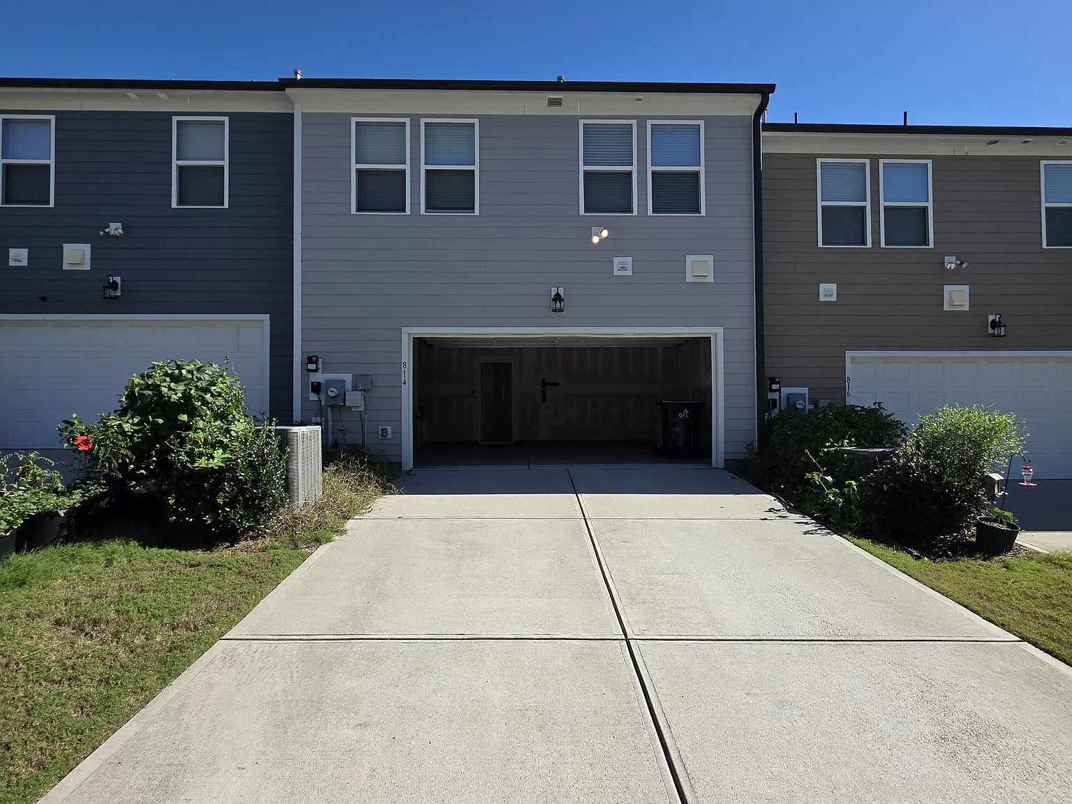 3 bed, 1936 sqft, $2,295 — Photo 1