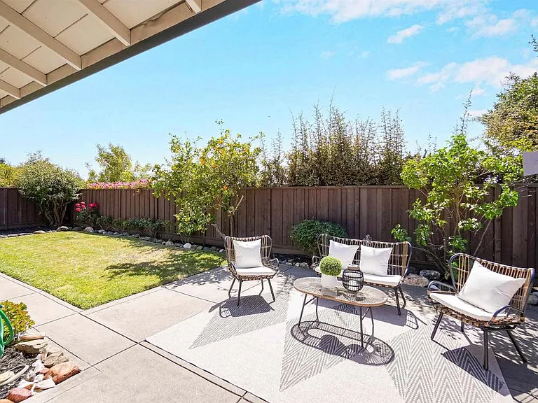 26003 Dodge Ave — Photo 11
