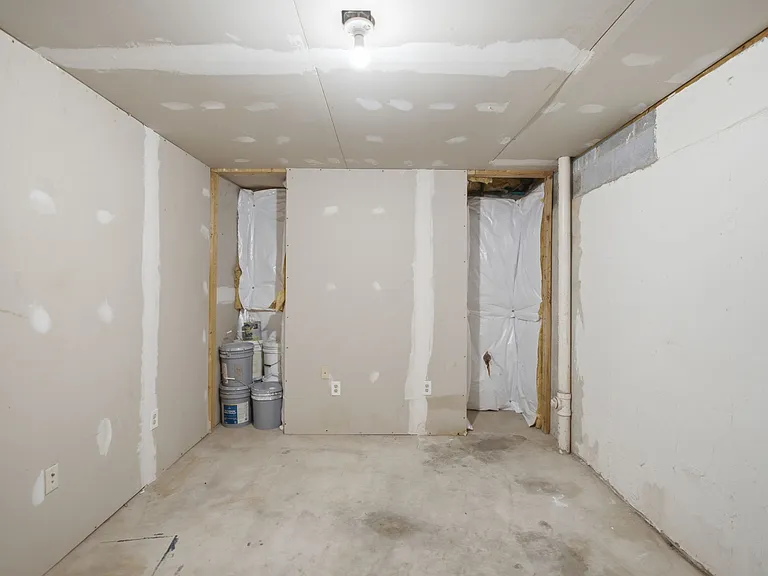 27 Ryan Ct — Photo 36