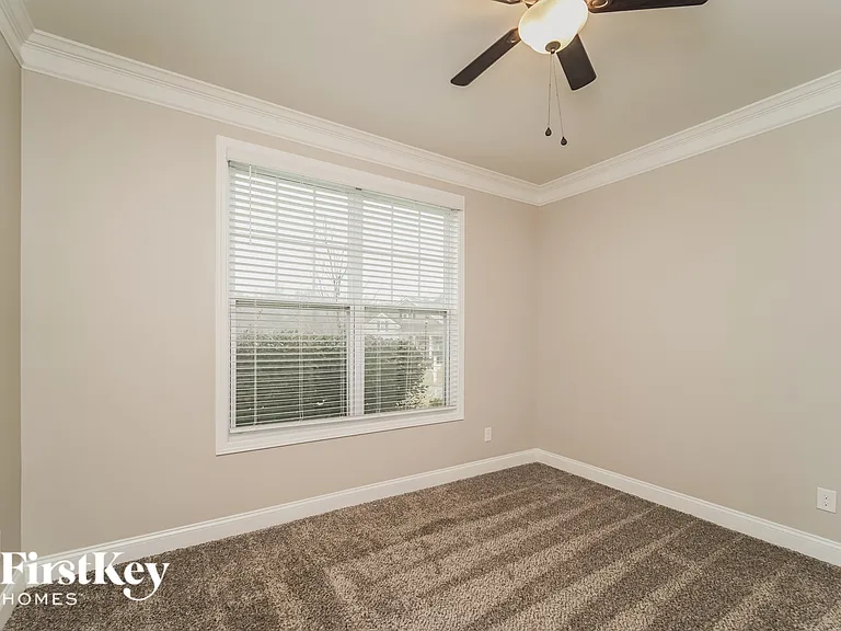 124 Ridgemont Ln — Photo 12
