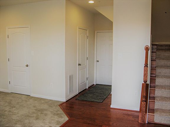 ENTRANCE FROM A 2-CAR GARAGE