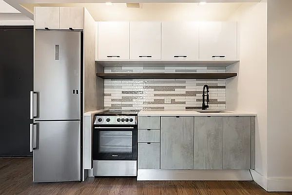 1st image of 812 Saint Johns Pl #4C