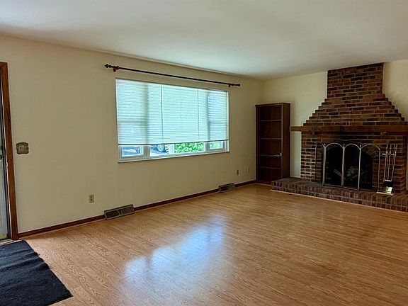 5th image of 10601 Marvin Rd