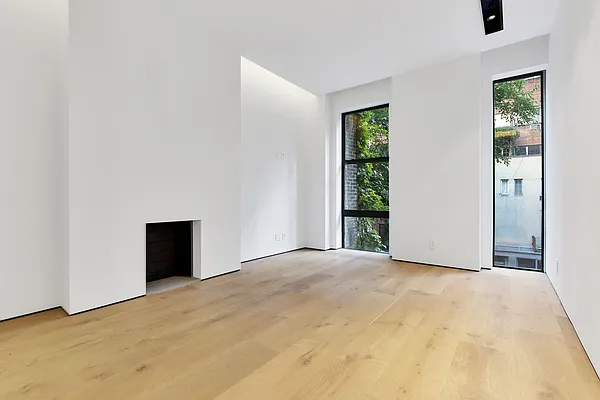 Rented by Compass | media 9