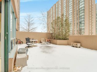 115 Hillcrest Ave #110, Mississauga, ON