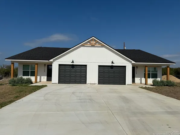 2105 Vista Rosa, Three Rivers, TX 78071