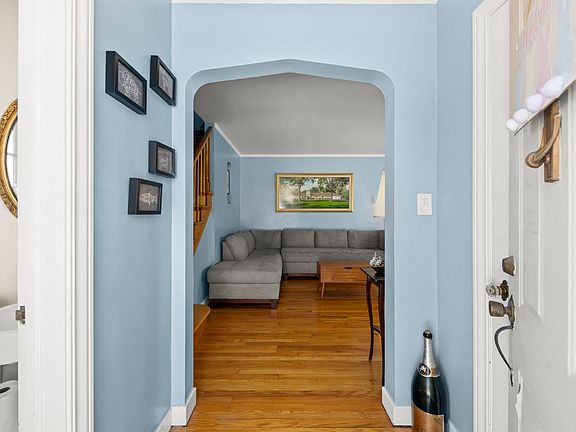 2nd image of 1301 Boeger Ave