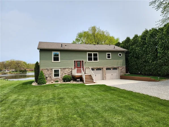 658 Latonka Dr, Mercer, PA 16137