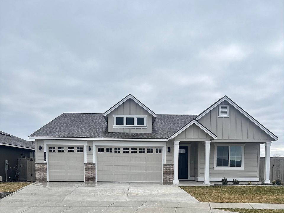 1st image of 2778 Centerline Ave