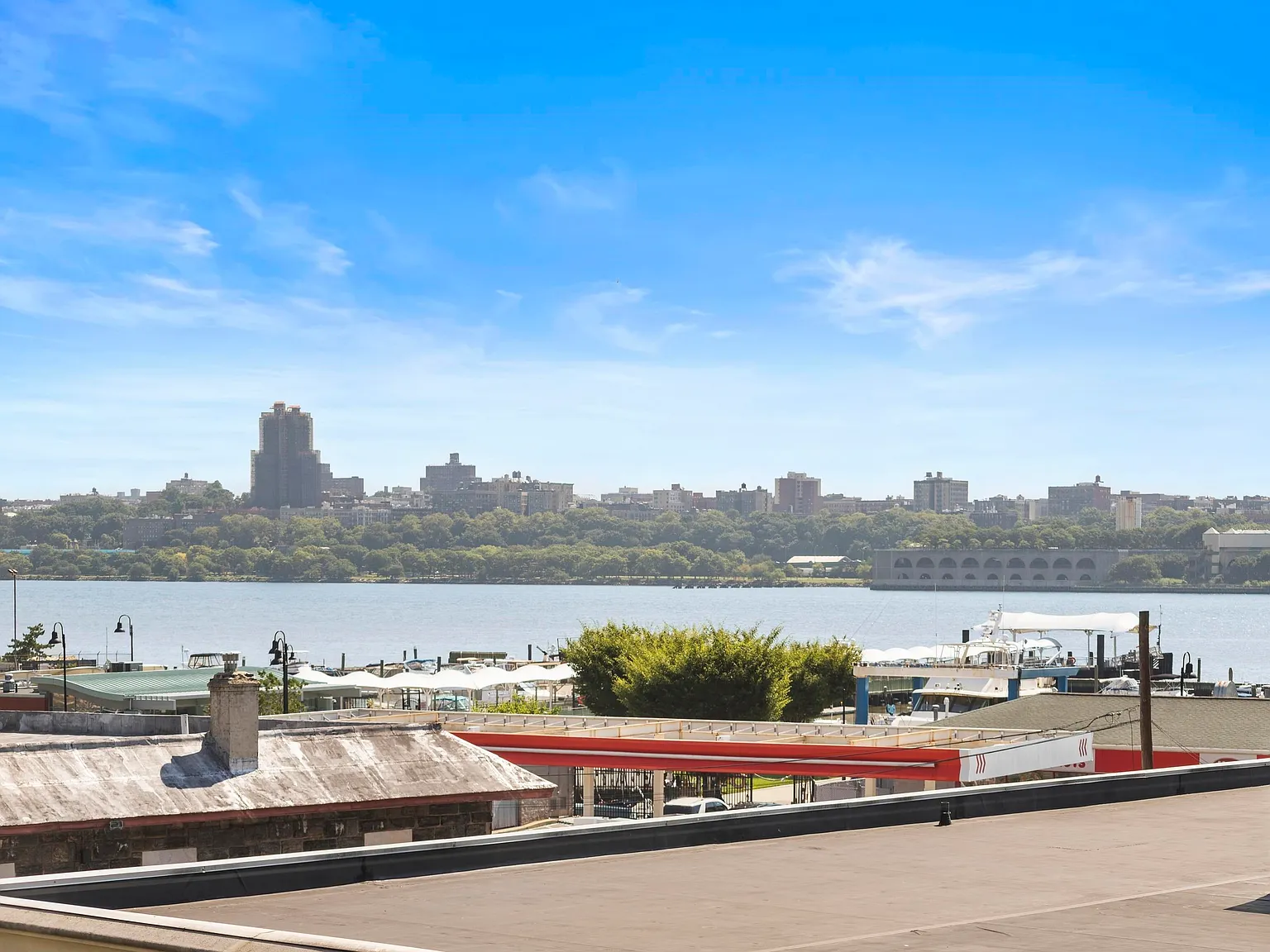 Panorama East — Photo 3