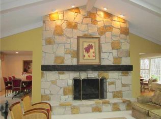 303 Claremont Dr, Lower Burrell, PA 15068