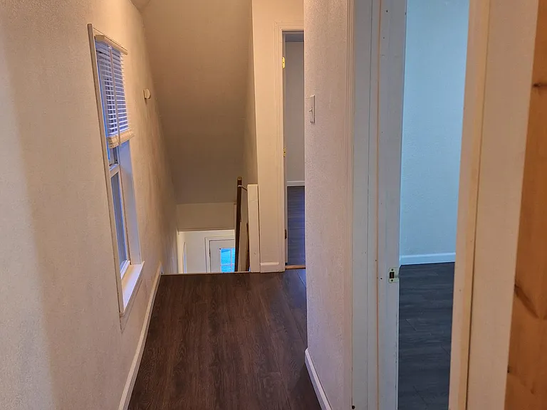 845 Warren St — Photo 11
