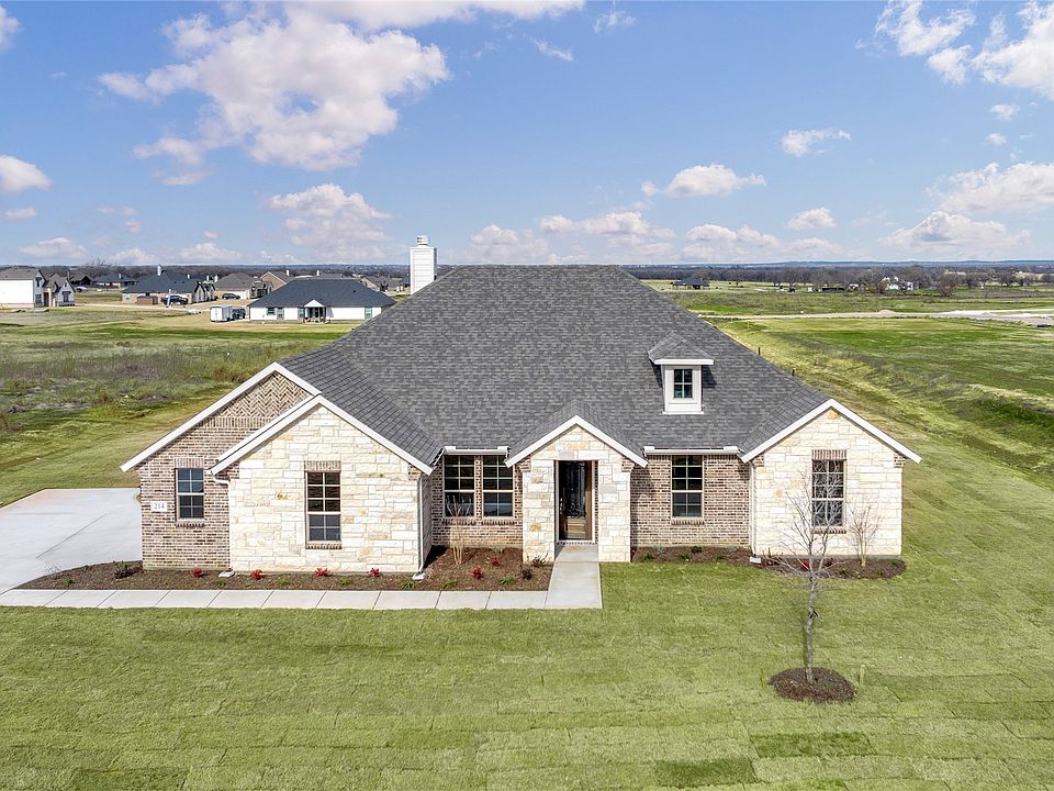 1st image of 214 Lonicera Ln