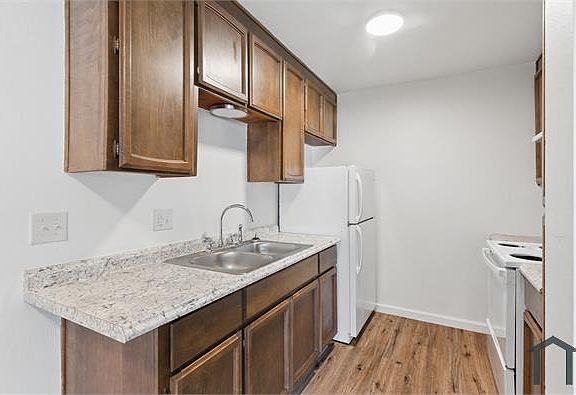 5th image of 1221 B St #10